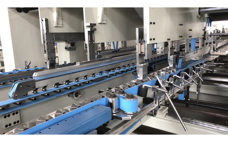 钉箱机的特点——为何企业喜欢采购这种设备